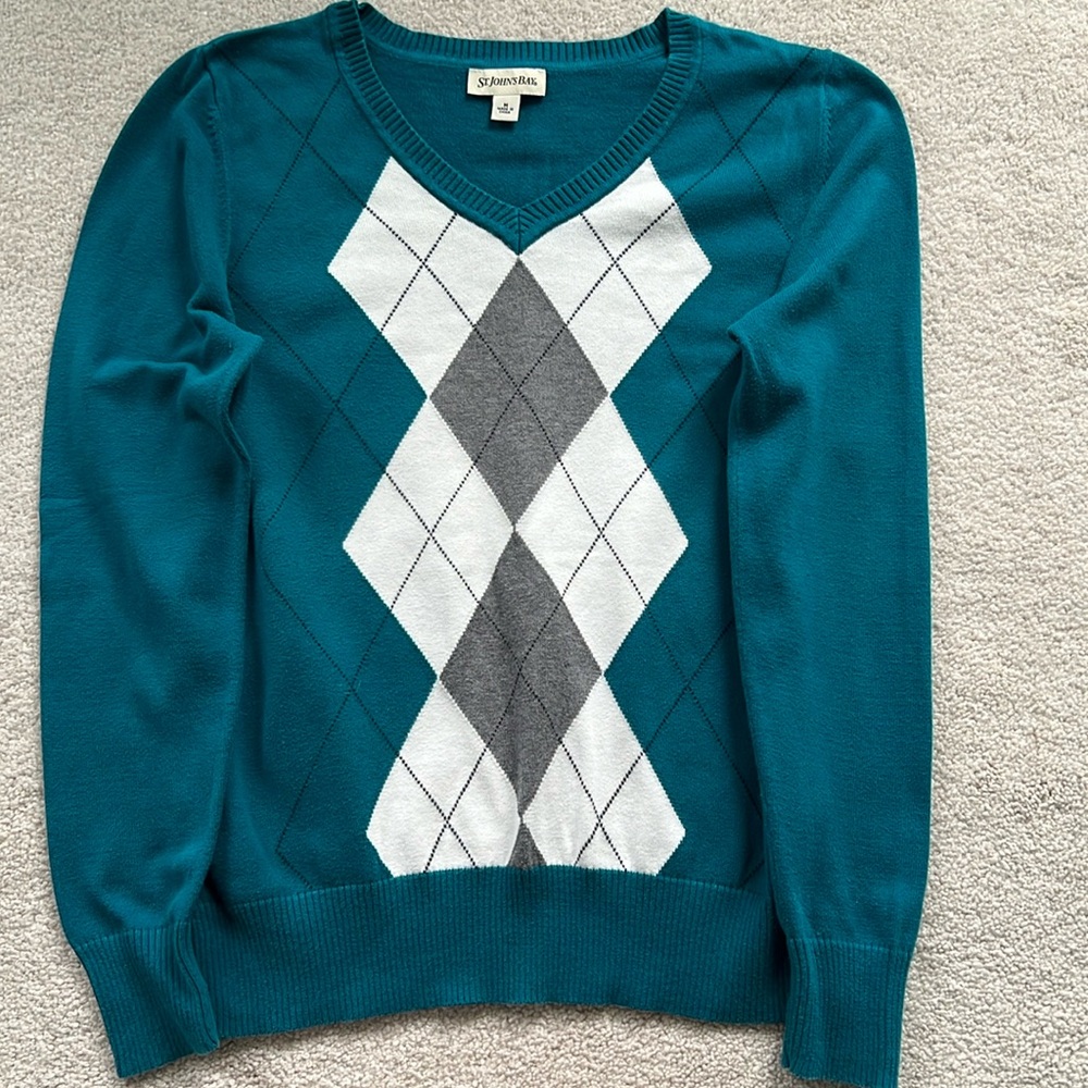 ST. JOHN’s BAY Sweater Size MEDIUM